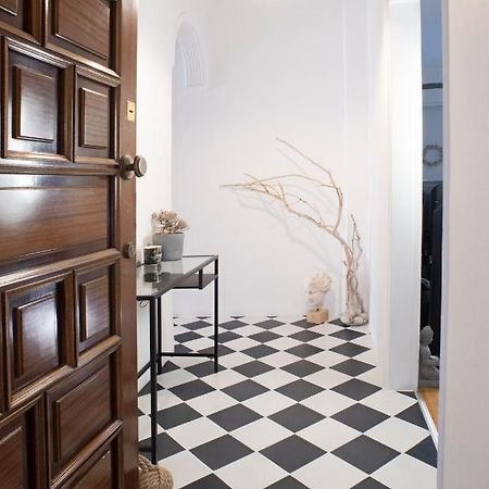 Spacious 82 M2 Two Bedroom Classy Apartment Near City Center 塞萨洛尼基 外观 照片