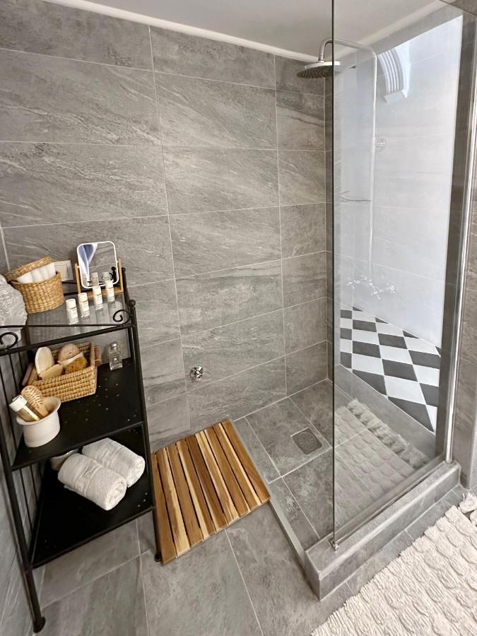 Spacious 82 M2 Two Bedroom Classy Apartment Near City Center 塞萨洛尼基 外观 照片